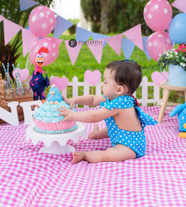 Cenário de menina Galinha Pintadinha